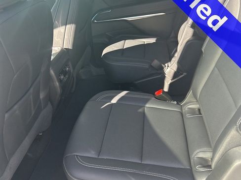 Certified 2025 Chevrolet Traverse LT image 12