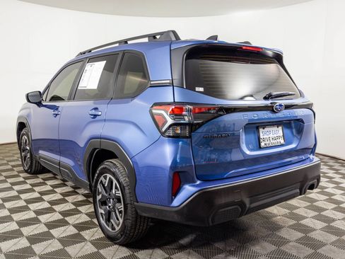 Used 2025 Subaru Forester AWD/4WD image 16