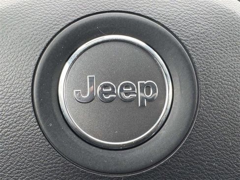 Used 2019 Jeep Cherokee Latitude Plus image 31