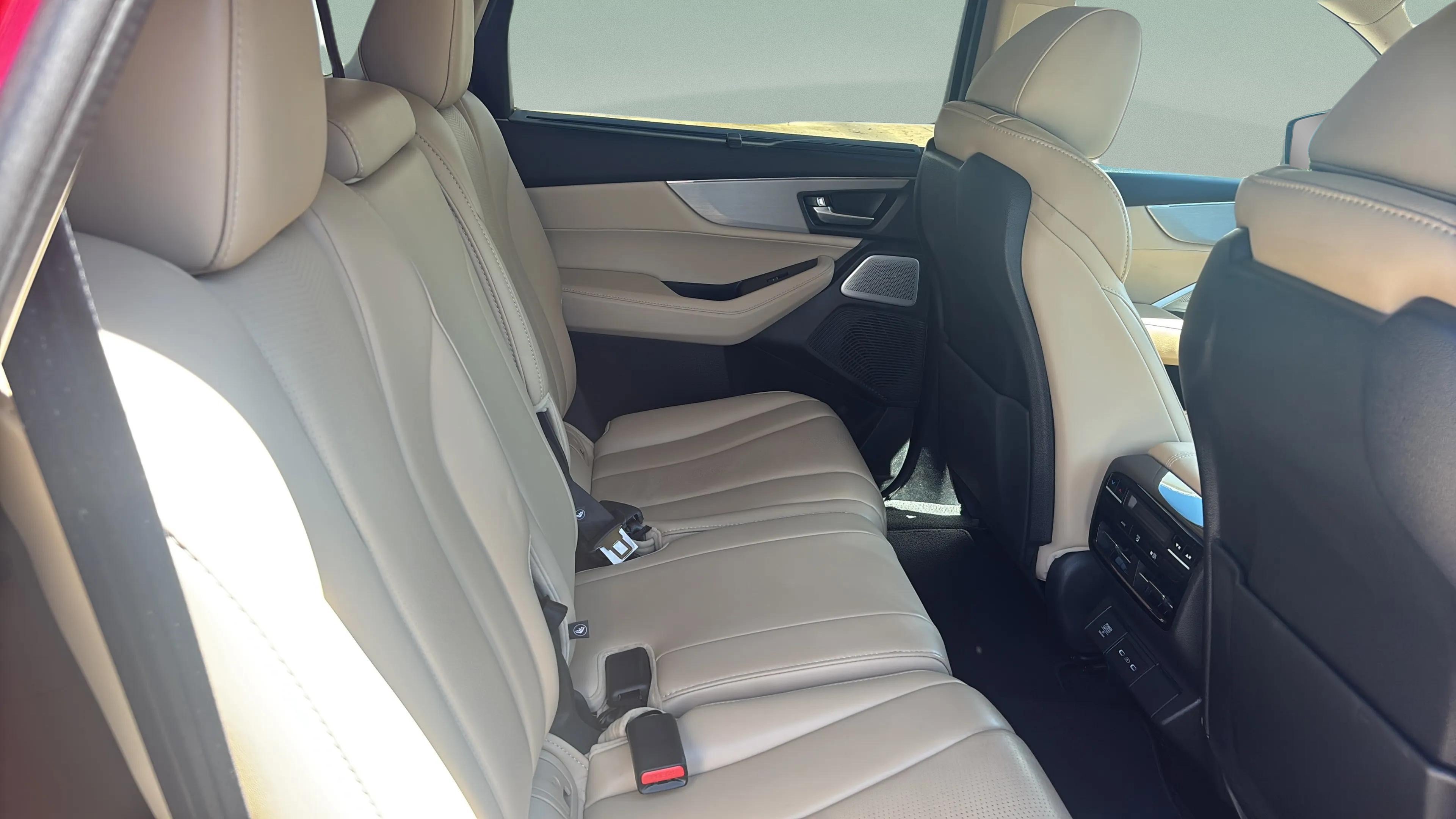 Used 2025 Acura MDX w/ Technology Package FWD image 38