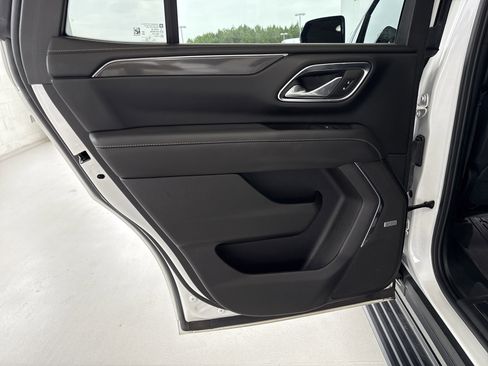 Used 2023 GMC Yukon AT4 w/ AT4 Premium Plus Package image 39