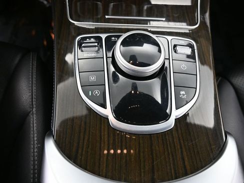 Used 2019 Mercedes-Benz GLC 300 GLC 300 image 25