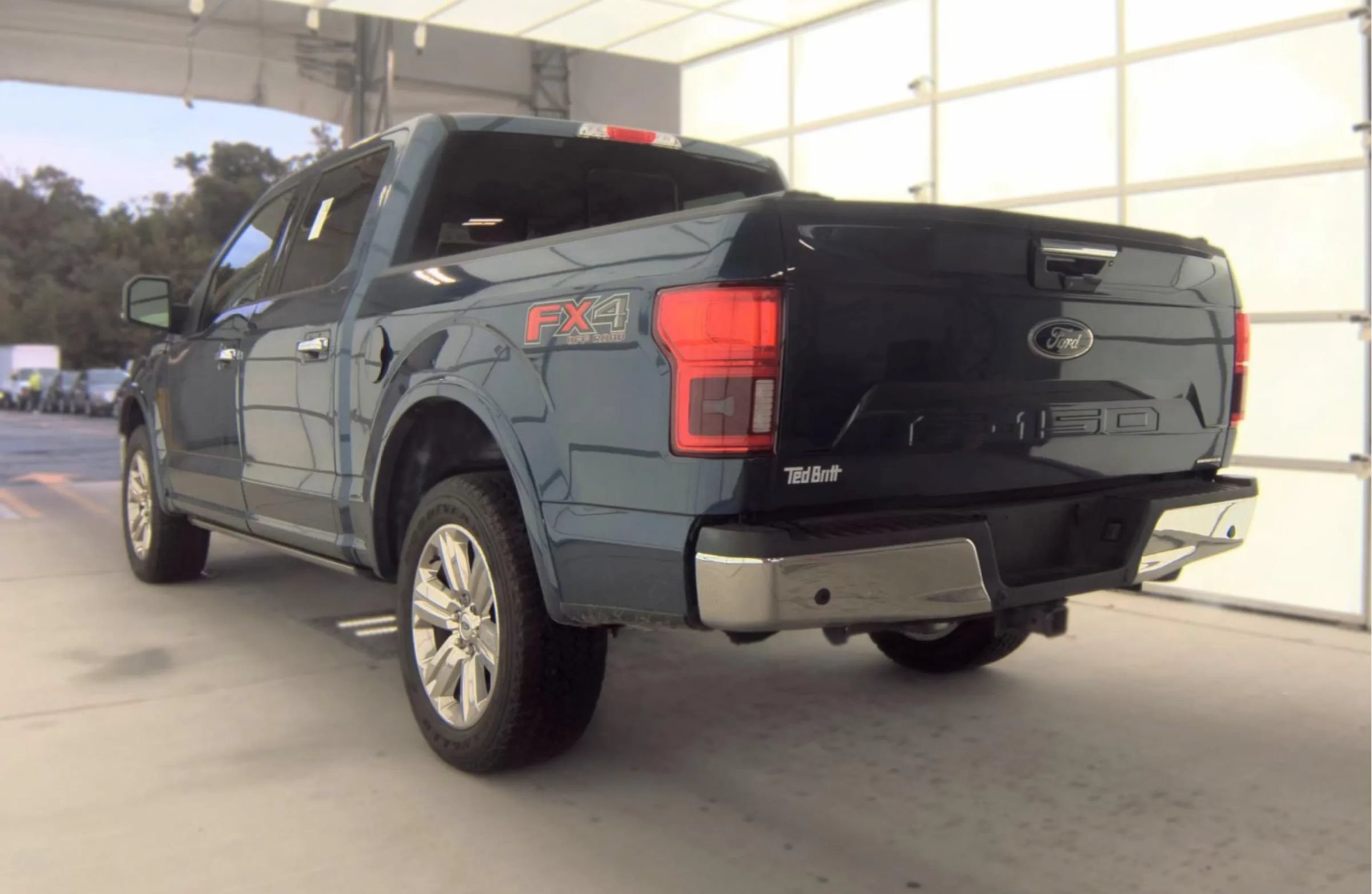 Used 2018 Ford F150 Lariat w/ Equipment Group 502A Luxury AWD/4WD image 7