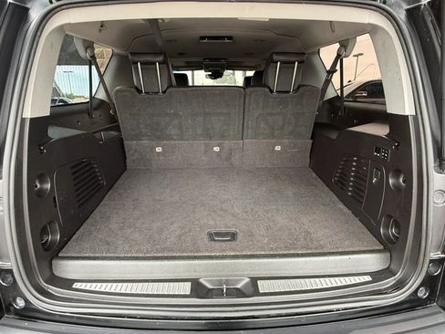 Used 2016 Chevrolet Suburban LTZ RWD image 31