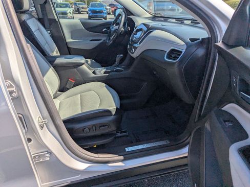Used 2018 Chevrolet Equinox Premier image 27