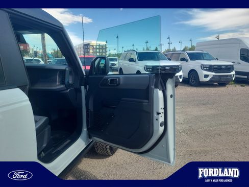 Used 2024 Ford Bronco Black Diamond AWD/4WD image 16
