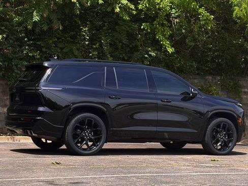 Used 2024 Chevrolet Traverse RS AWD/4WD image 4