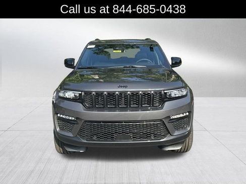 New 2025 Jeep Grand Cherokee Limited w/ Luxury Tech Group II image 2