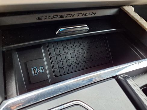 Certified 2022 Ford Expedition XLT image 14