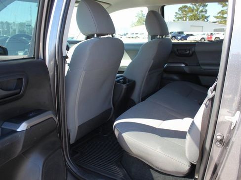 Used 2020 Toyota Tacoma SR5 image 12