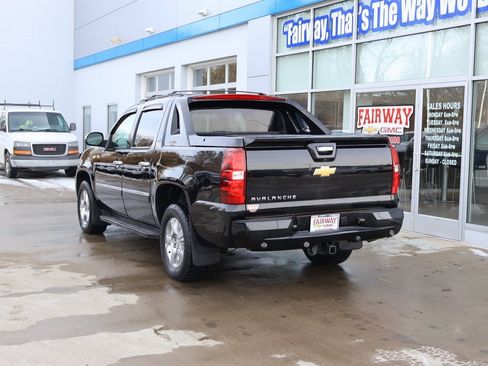 Used 2012 Chevrolet Avalanche LTZ image 8