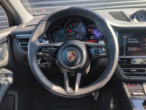 New 2026 Porsche Macan image 16