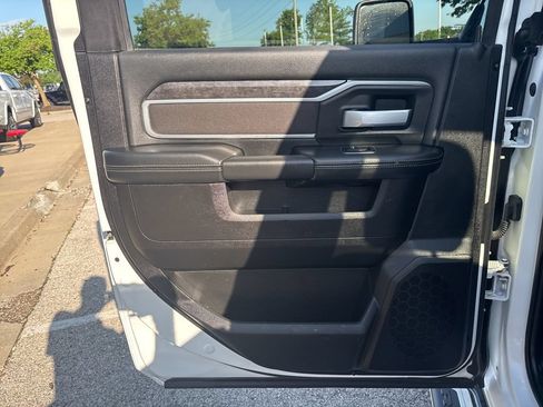 Used 2024 RAM 3500 Big Horn AWD/4WD image 33