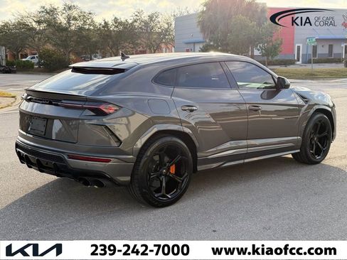 Used 2021 Lamborghini Urus AWD/4WD image 7