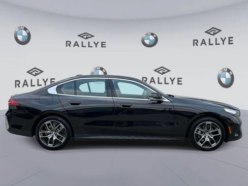 Used 2026 BMW 530i xDrive w/ Premium Package AWD/4WD image 4
