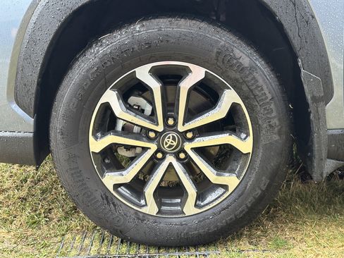 Used 2025 Toyota Corolla Cross AWD Hybrid image 14