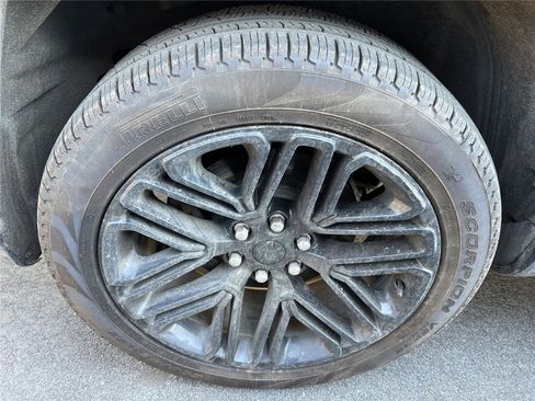 Used 2024 Jeep Wagoneer Series II image 13