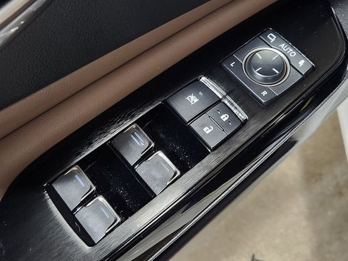 Used 2024 Lexus ES 350 w/ Premium Package image 42