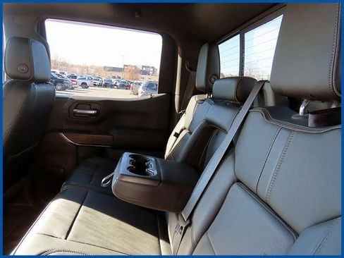 Used 2019 Chevrolet Silverado 1500 High Country w/ Technology Package image 11