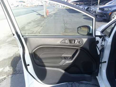 Used 2018 Ford Fiesta SE image 15