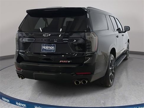 Used 2025 Chevrolet Suburban RST w/ Comfort Package image 7