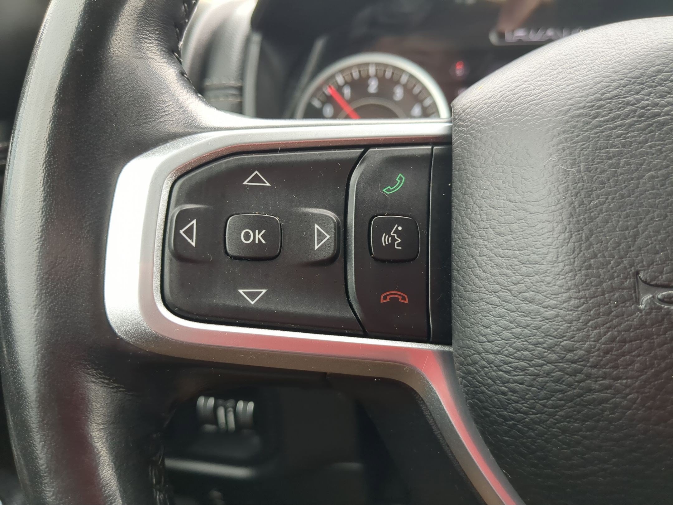 Used 2020 RAM 1500 Laramie AWD/4WD image 17
