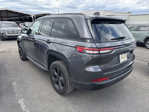 Used 2022 Jeep Grand Cherokee Altitude image 5