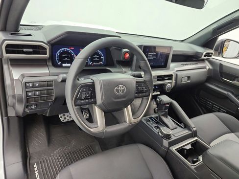 Used 2025 Toyota Tacoma TRD Sport AWD/4WD image 9