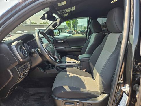Used 2022 Toyota Tacoma TRD Off-Road w/ Technology Package AWD/4WD image 24