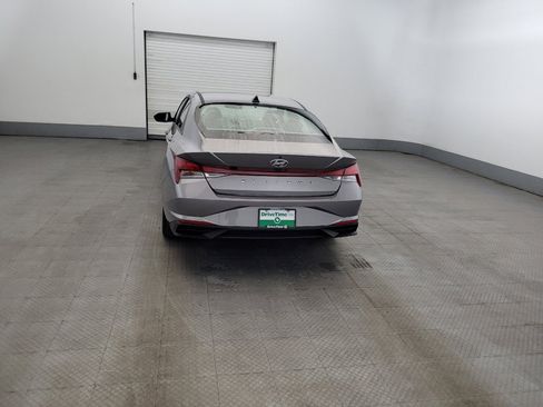 Used 2023 Hyundai Elantra SEL w/ Preferred Accessory Package FWD image 6