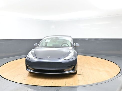 Used 2023 Tesla Model 3 Standard Range RWD image 3