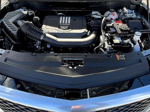 New 2025 Cadillac XT6 Luxury image 11