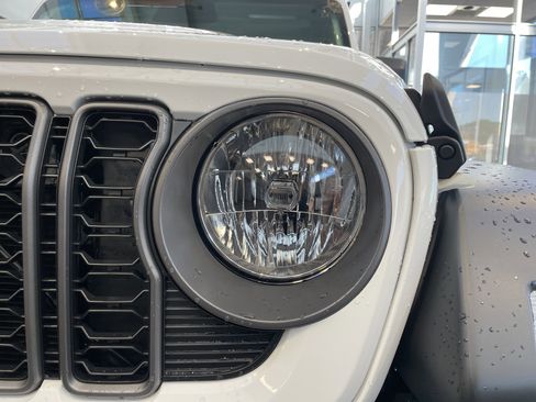 New 2026 Jeep Wrangler Sport AWD/4WD image 5