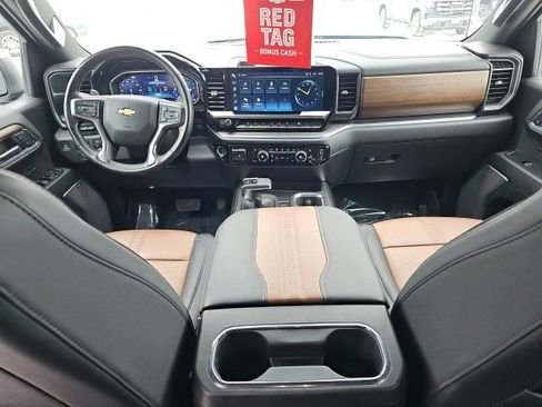 Used 2024 Chevrolet Silverado 1500 High Country w/ Technology Package image 11