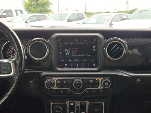 Used 2019 Jeep Wrangler Unlimited Rubicon AWD/4WD image 16