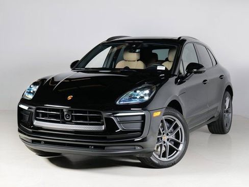 Certified 2026 Porsche Macan AWD/4WD image 1