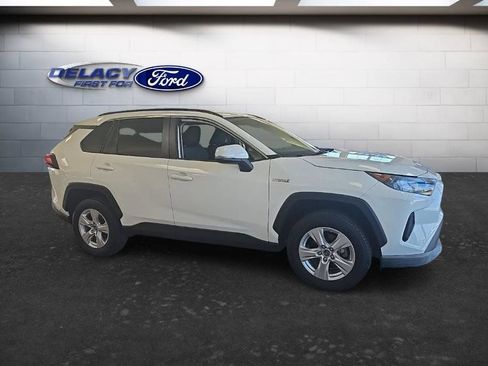 Used 2019 Toyota RAV4 LE AWD/4WD image 9