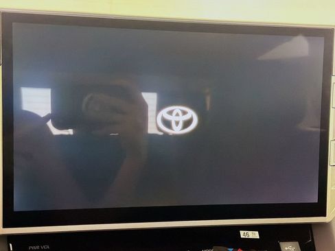 New 2026 Toyota Tundra Platinum AWD/4WD image 15