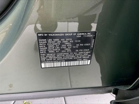 Certified 2025 Volkswagen Atlas Peak Edition SE AWD/4WD image 32