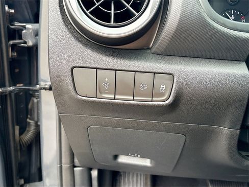 Used 2023 Hyundai Kona SE image 10