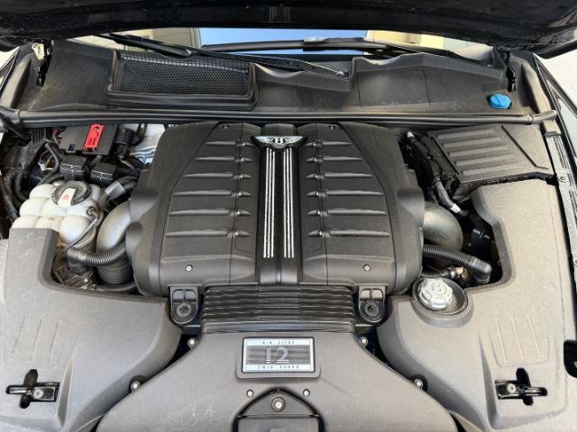 Used 2017 Bentley Bentayga AWD/4WD image 34