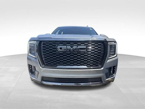 Used 2023 GMC Yukon Denali Ultimate AWD/4WD image 2