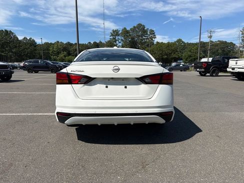 Used 2025 Nissan Altima 2.5 SV FWD image 6