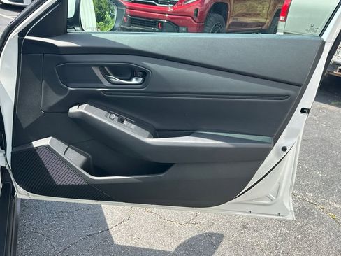 Used 2023 Honda Accord EX image 15