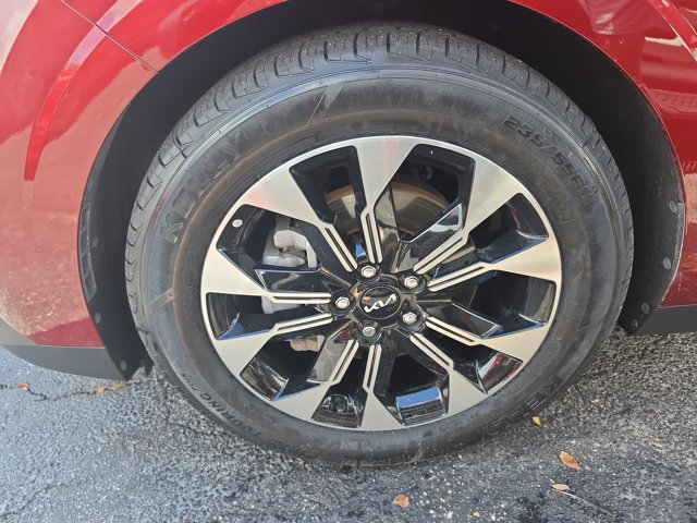 Used 2024 Kia Carnival EX FWD image 5