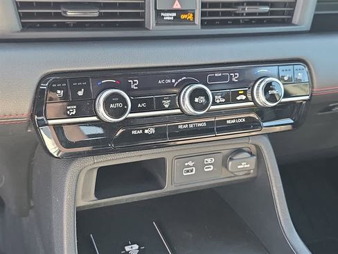 Certified 2025 Honda Pilot Black Edition image 26
