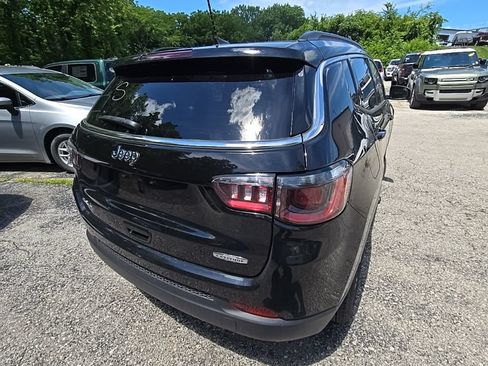 Used 2025 Jeep Compass Latitude AWD/4WD image 7
