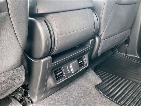 Used 2023 Chevrolet Silverado 1500 LT AWD/4WD image 12