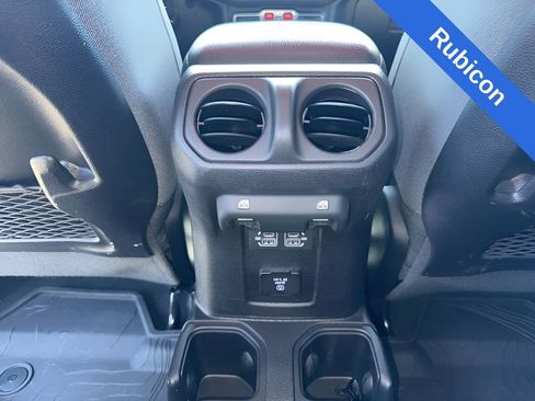Used 2024 Jeep Gladiator Rubicon w/ Technology Group AWD/4WD image 25