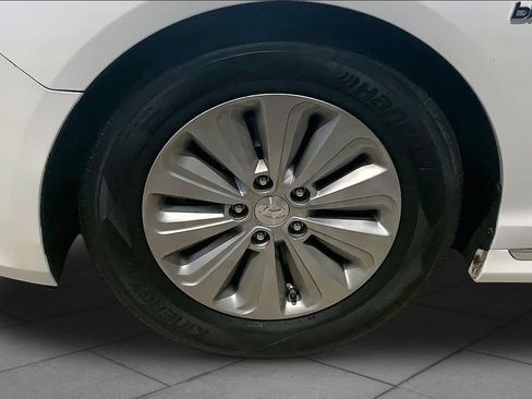 Used 2016 Hyundai Sonata SE FWD image 11